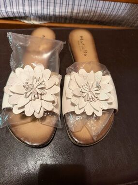 Mariella flower sandals